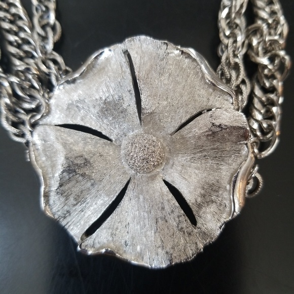 Silver Tone 3 Chain Neckless Marked TAN - Picture 2 of 8